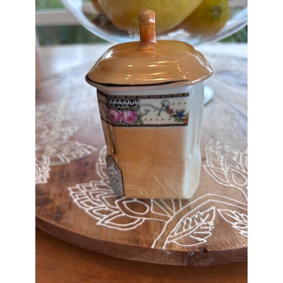 Victoria Checko Slovakia Pepper Spice Jar - Picture 4 of 7